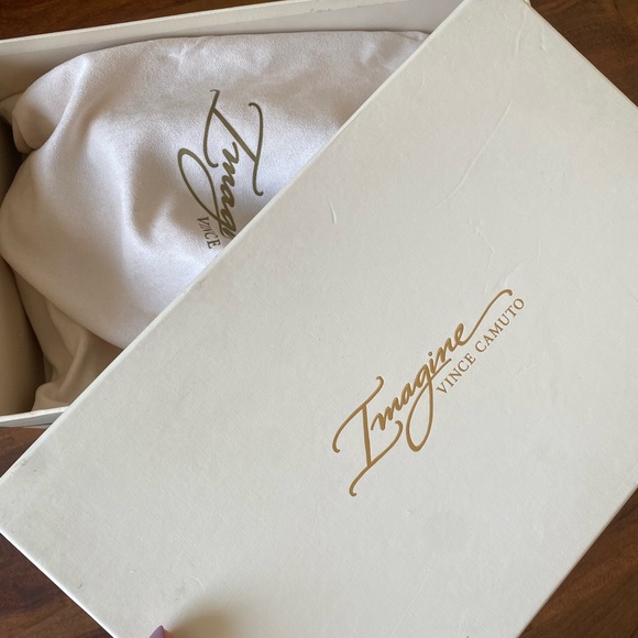 Vince Camuto Bridal beaded Satin Pump size 8 - Picture 8 of 10